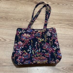 Vera Bradley retired midnight wildflowers Bag
